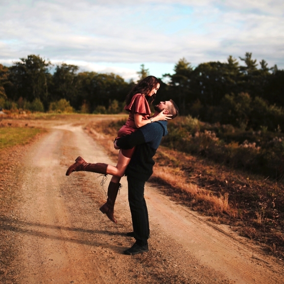 Meet Your Posher, Courtney - Picture 1 of 9